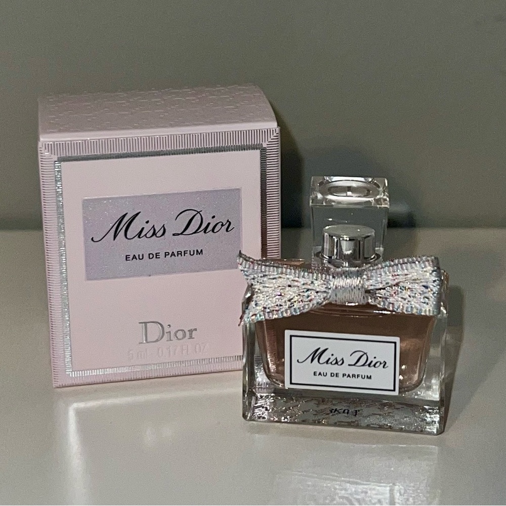 Mini Miss Dior - Picture 2 of 3